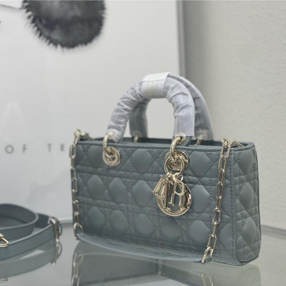 Christian Dior Lady Dior series rattan pattern high-quality five-gold leather bag Christian Dior Lady Dior series rattan pattern high-quality five-gold leather bag