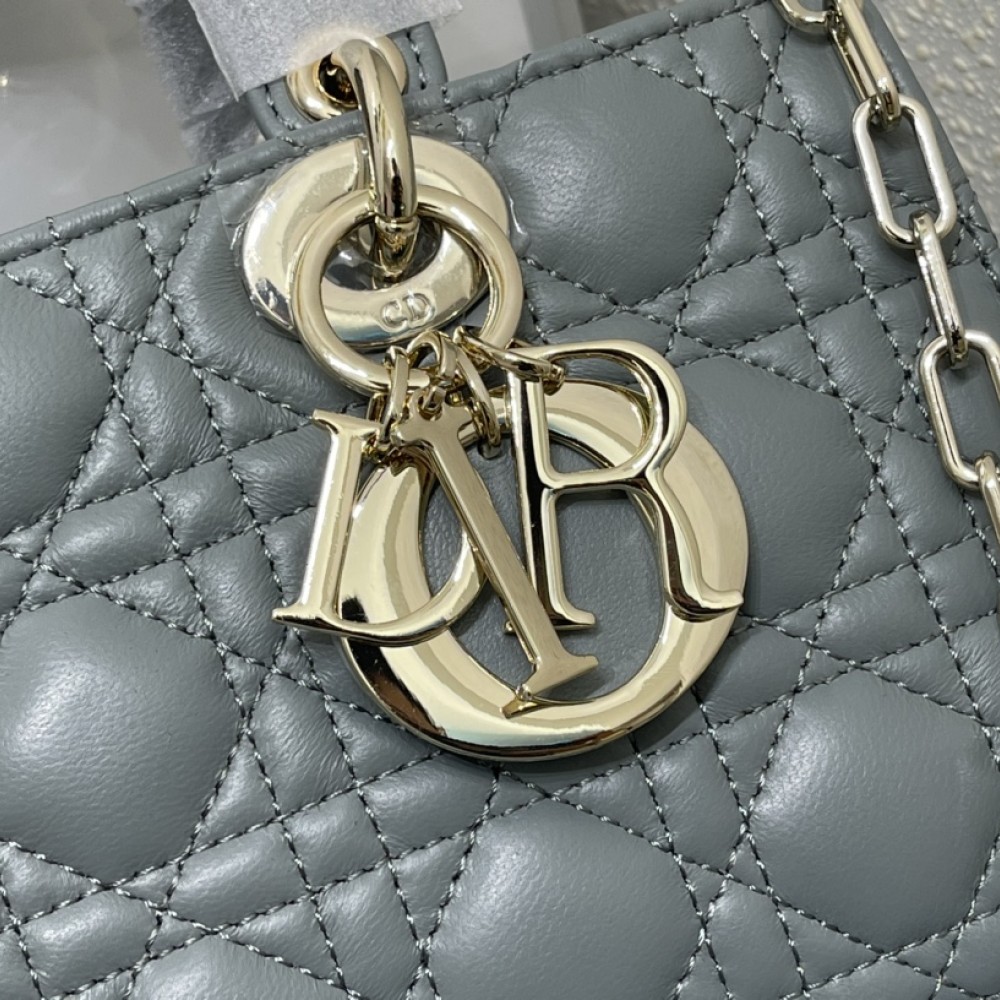 Christian Dior Lady Dior series rattan pattern high-quality five-gold leather bag Christian Dior Lady Dior series rattan pattern high-quality five-gold leather bag