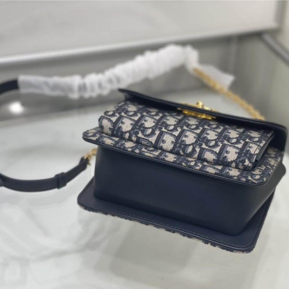 Christian Dior CARO series blue printed exquisite hardware chain bag Christian Dior CARO series blue printed exquisite hardware chain bag