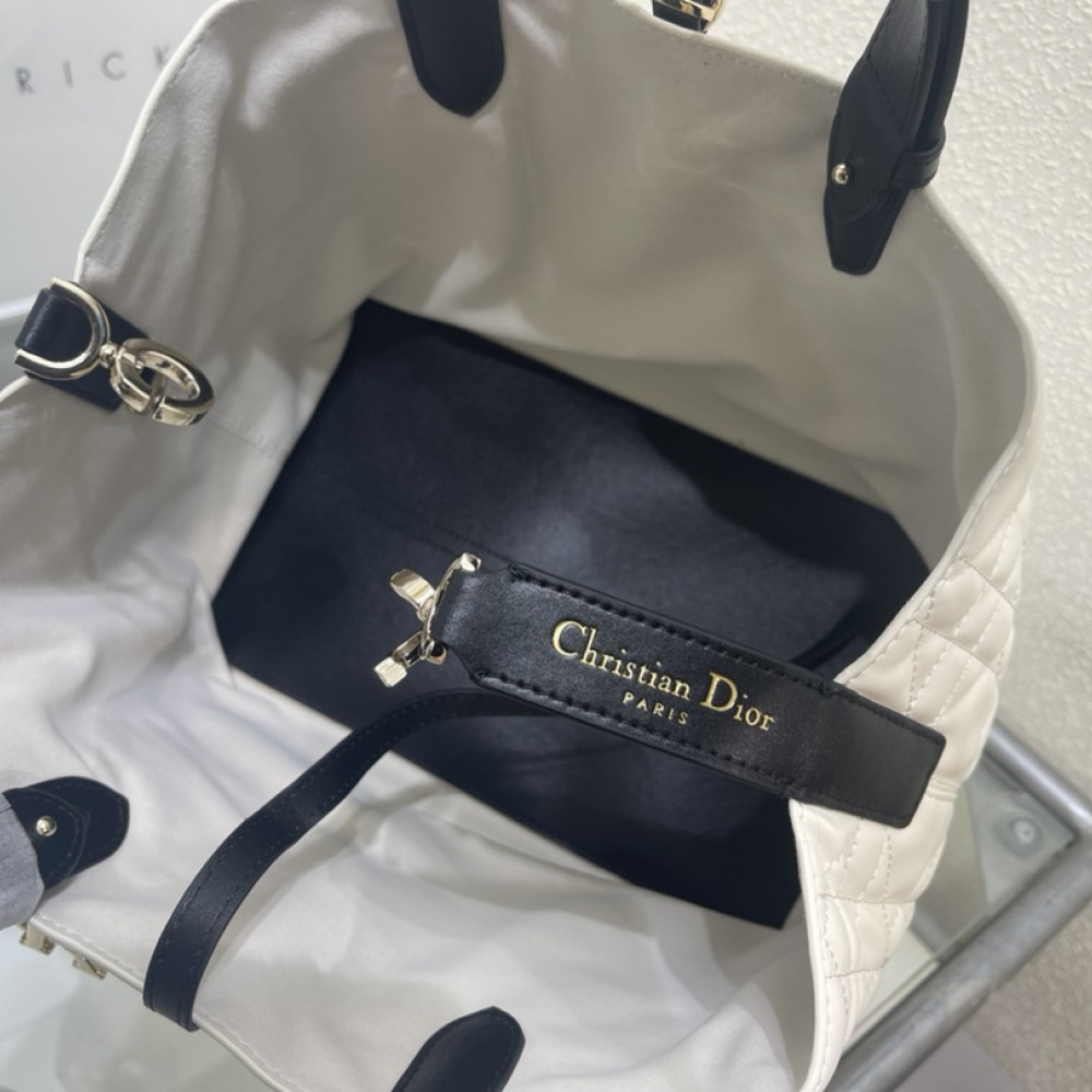 Christian Dior Lady Dior series pure white lambskin exquisite hardware chain bag Christian Dior Lady Dior series pure white lambskin exquisite hardware chain bag