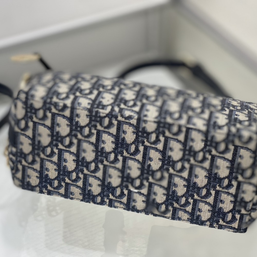 Christian Dior DIOR NOLITA series blue print exquisite hardware chain bag Christian Dior DIOR NOLITA series blue print exquisite hardware chain bag