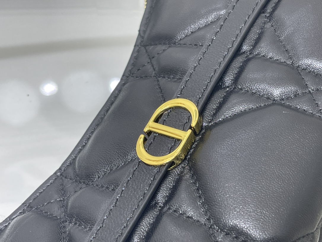 Christian Dior DIOR CARO series oversized rattan check detachable leather chain bag Christian Dior DIOR CARO series oversized rattan check detachable leather chain bag