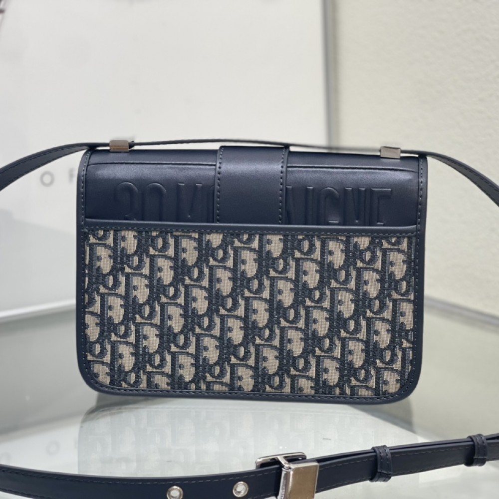 Christian Dior SADDLE series blue printed gold stamped logo shoulder strap flap horseshoe bag Christian Dior SADDLE series blue printed gold stamped logo shoulder strap flap horseshoe bag