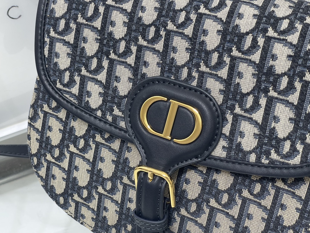 Christian Dior DIOR SADDLE series classic blue printed gold stamped logo shoulder strap flap shoulder bag Christian Dior DIOR SADDLE series classic blue printed gold stamped logo shoulder strap flap shoulder bag