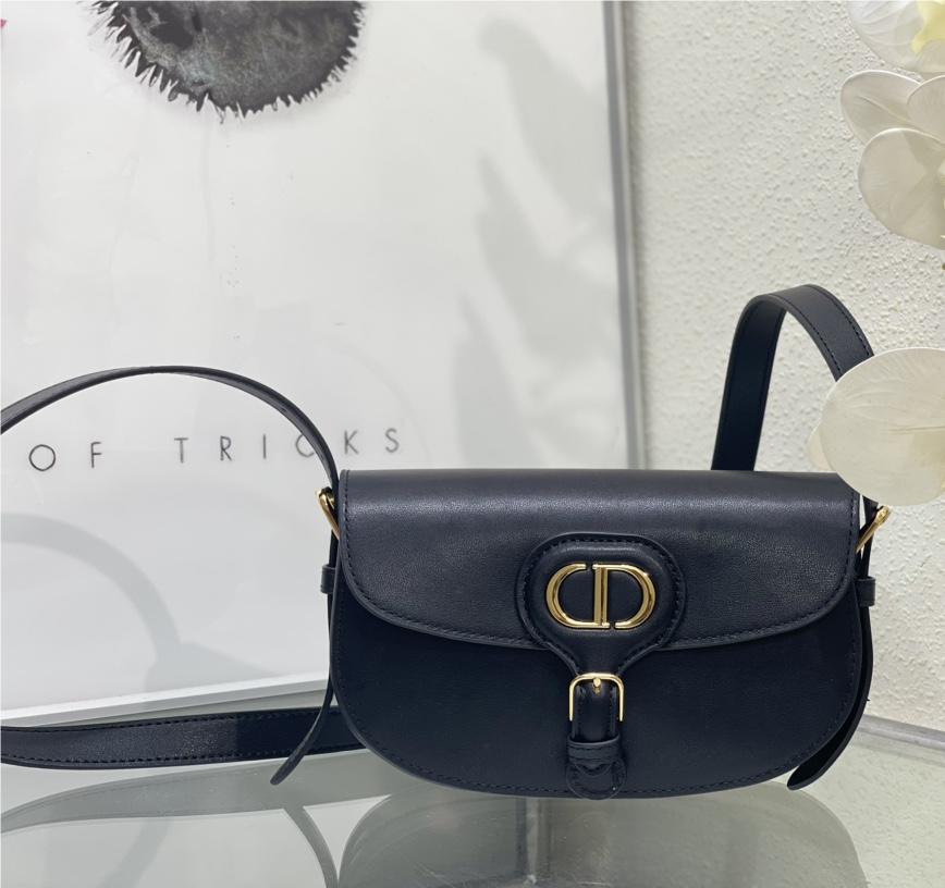 Christian Dior DIOR SADDLE series classic pure black leather gold logo shoulder strap flap shoulder bag Christian Dior DIOR SADDLE series classic pure black leather gold logo shoulder strap flap shoulder bag