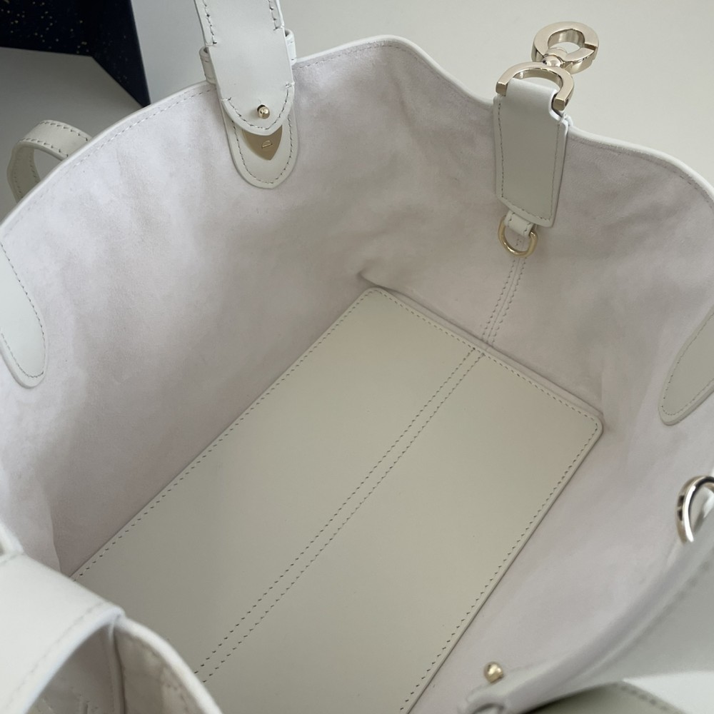 Christian Dior LADY DIOR classic rattan stitching white leather handbag Christian Dior LADY DIOR classic rattan stitching white leather handbag