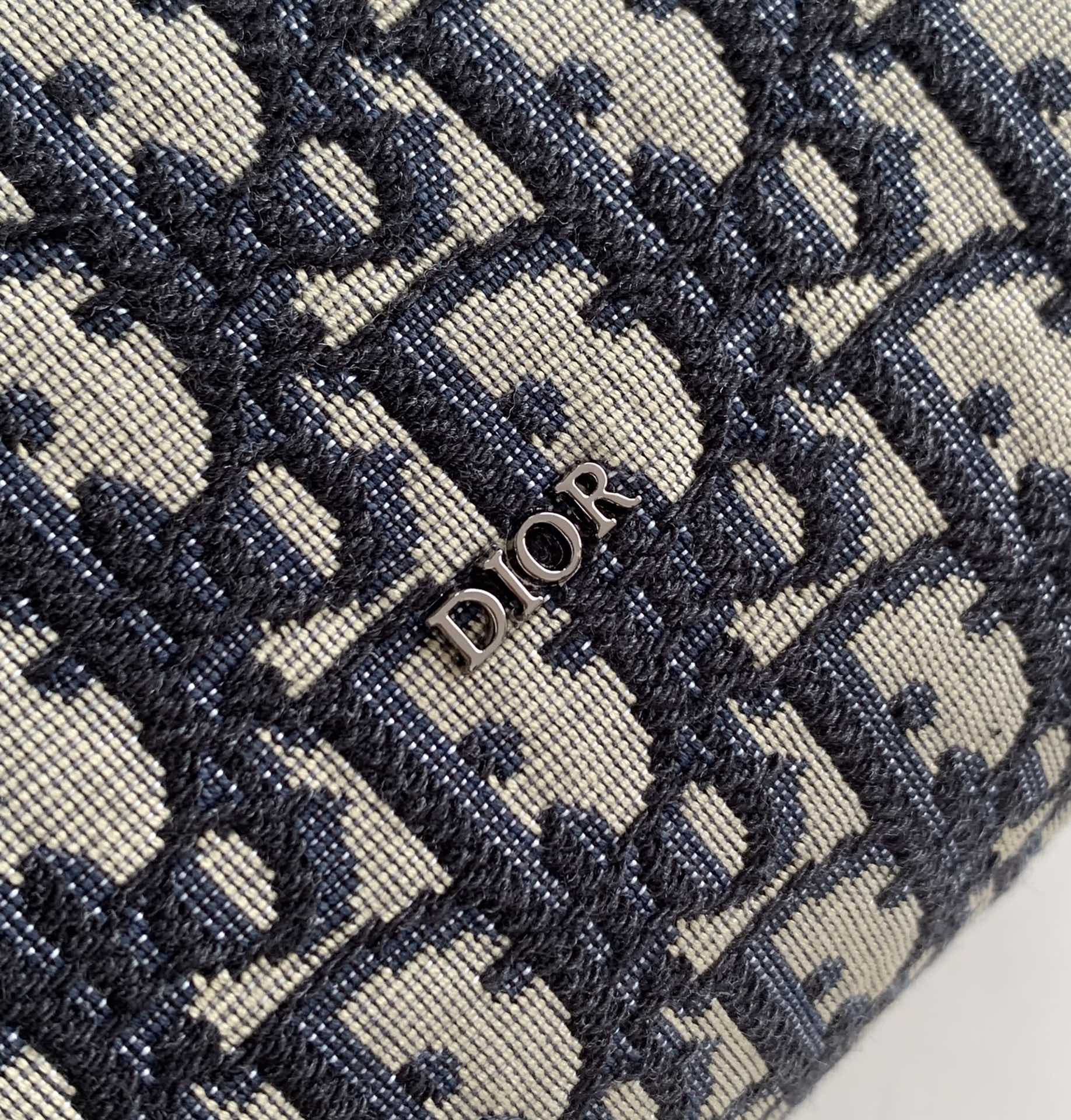 Christian Dior Oblique Classic Blue Sakura Leather Crossbody Handbag... Christian Dior Oblique Classic Blue Sakura Leather Crossbody Handbag...