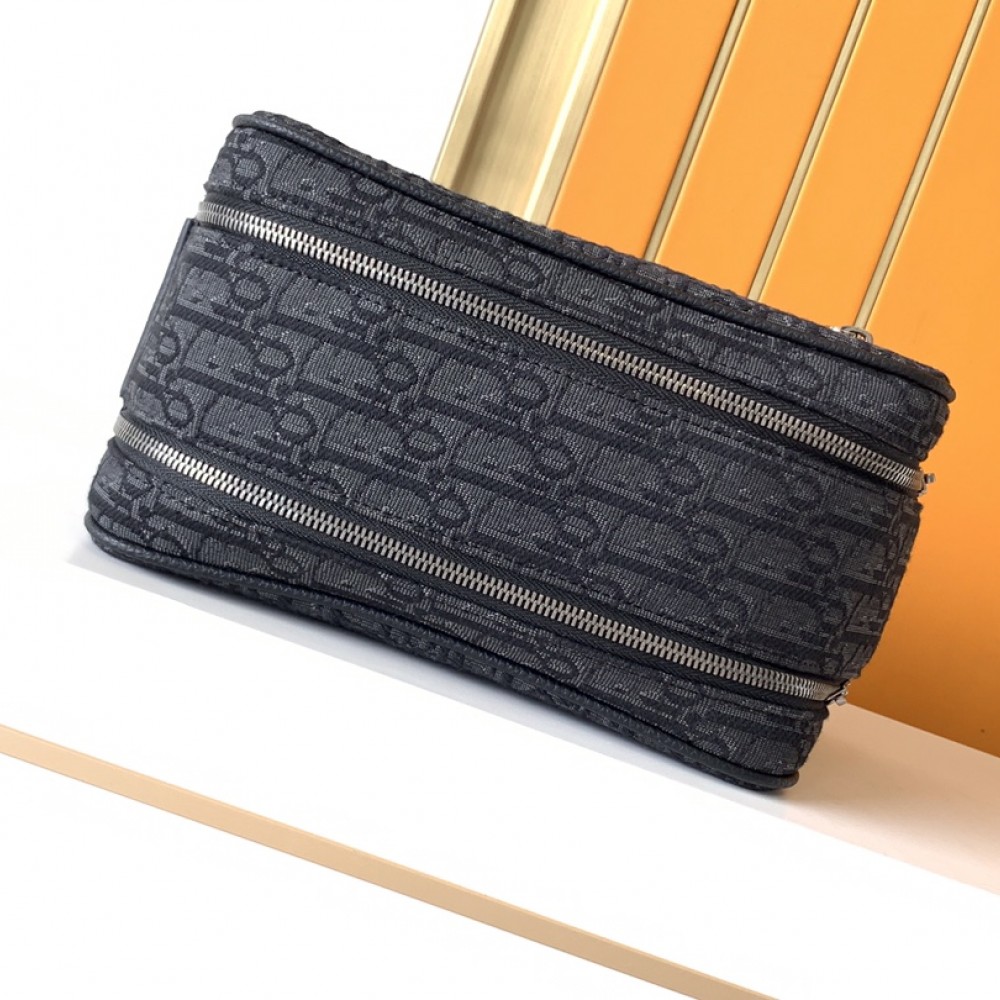 Christian Dior Oblique Collection Classic Black Cannage Leather Crossbody Handbag Christian Dior Oblique Collection Classic Black Cannage Leather Crossbody Handbag