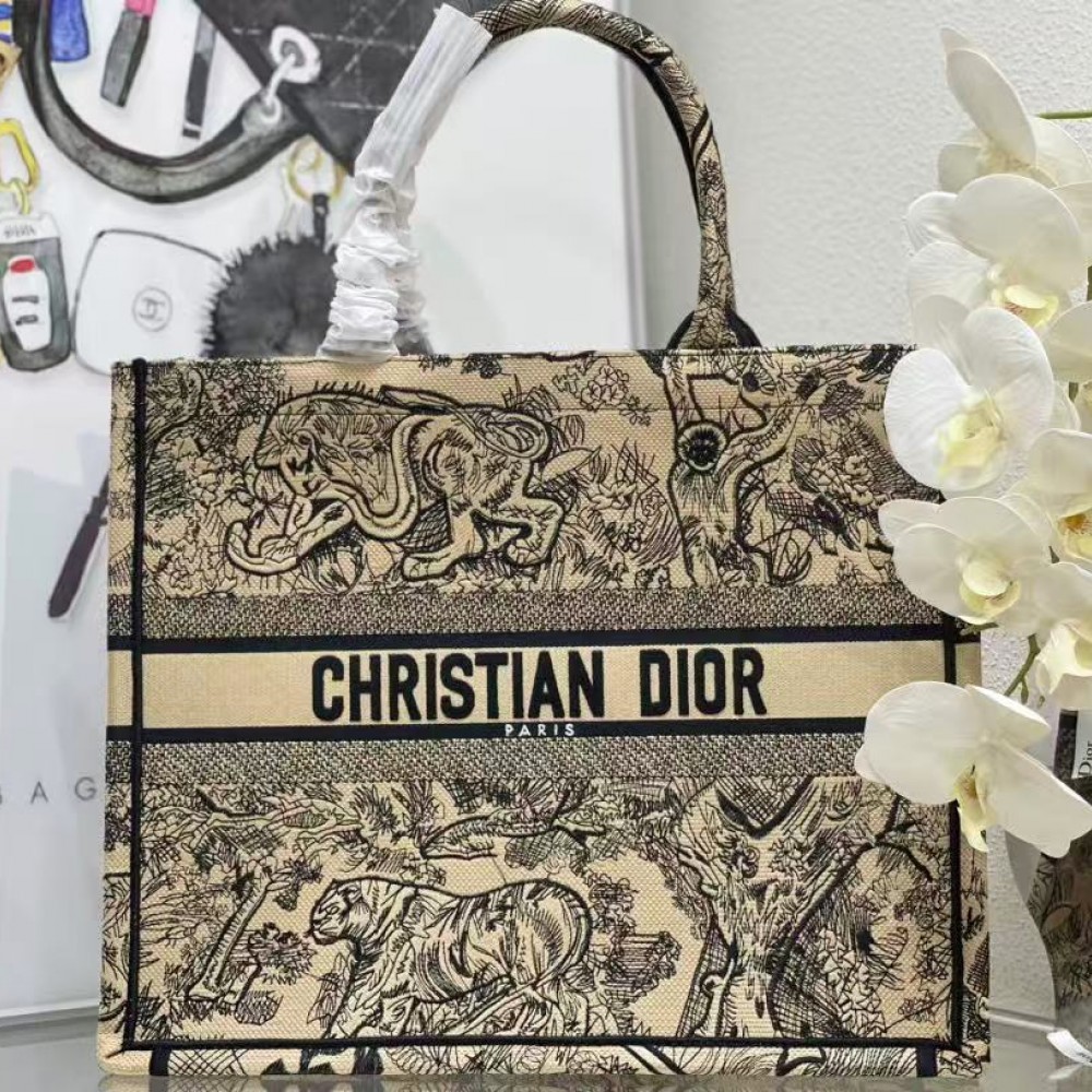 CHRISTIAN DIOR Canvas Embroidered Large Dioriviera Toile De Jouy Book Tote Beige CHRISTIAN DIOR Canvas Embroidered Large Dioriviera Toile De Jouy Book Tote Beige