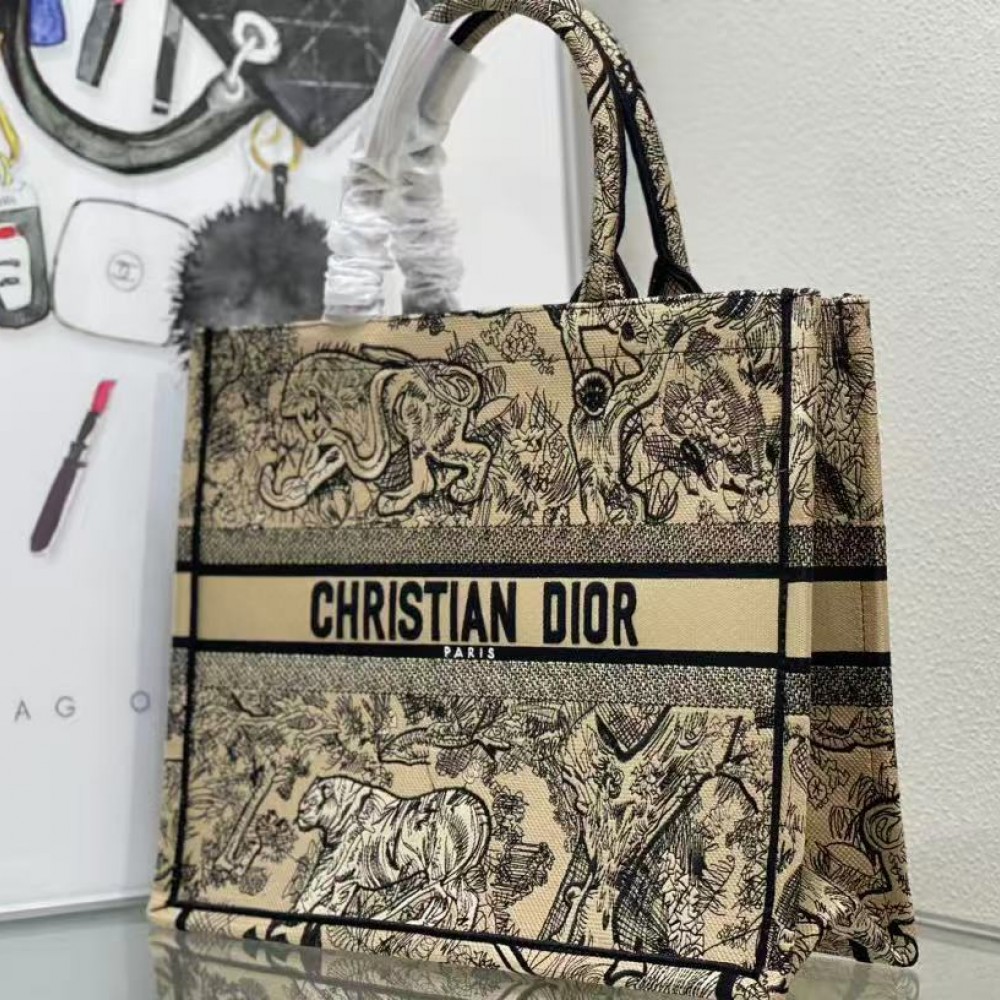 CHRISTIAN DIOR Canvas Embroidered Large Dioriviera Toile De Jouy Book Tote Beige CHRISTIAN DIOR Canvas Embroidered Large Dioriviera Toile De Jouy Book Tote Beige