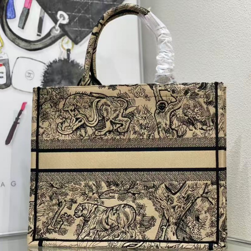 CHRISTIAN DIOR Canvas Embroidered Large Dioriviera Toile De Jouy Book Tote Beige CHRISTIAN DIOR Canvas Embroidered Large Dioriviera Toile De Jouy Book Tote Beige