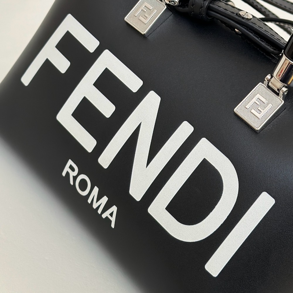 FENDI Baguette Starry Black Luxury Practical Handbag FENDI Baguette Starry Black Luxury Practical Handbag