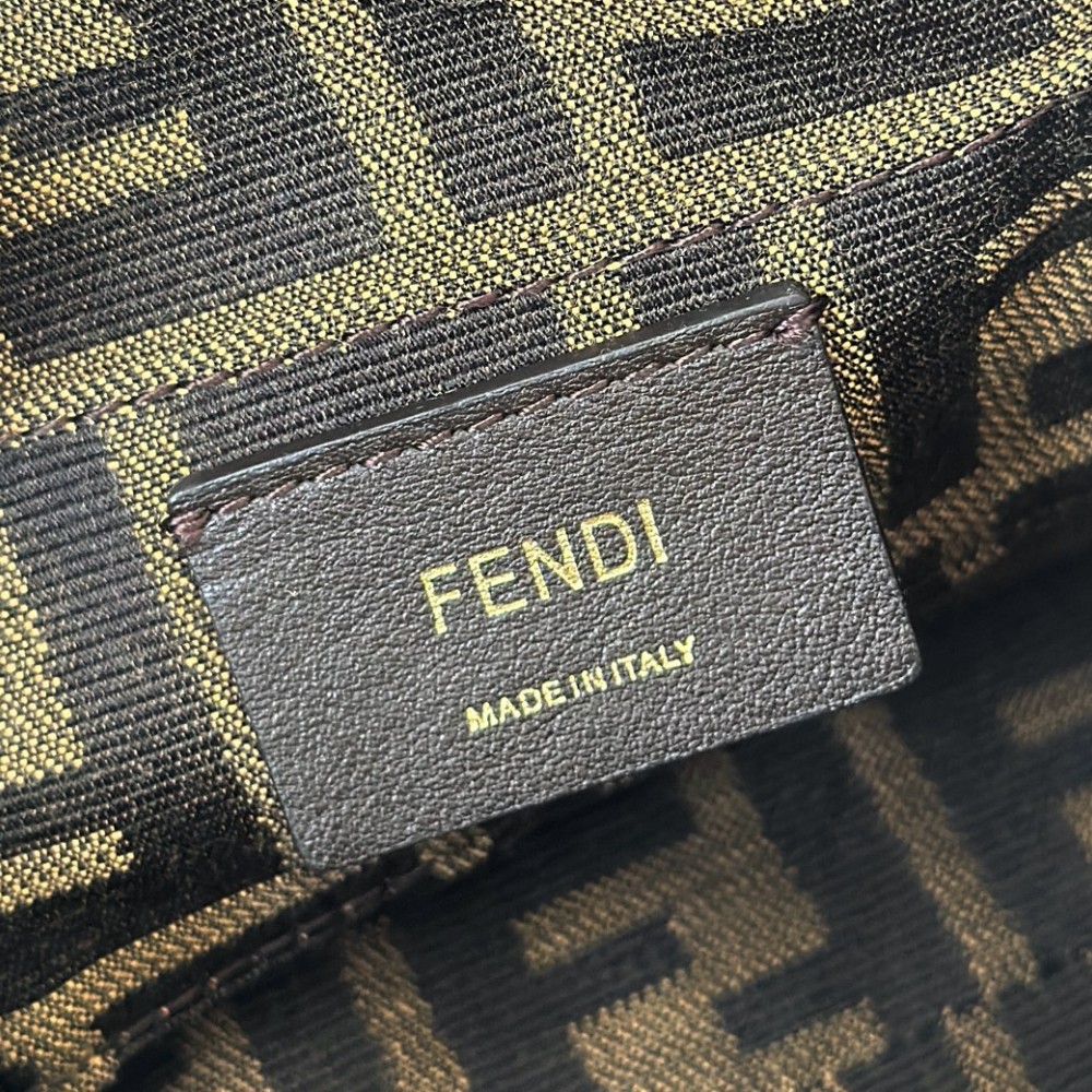 FENDI Baguette Elegant Pink Luxury Practical Handbag FENDI Baguette Elegant Pink Luxury Practical Handbag