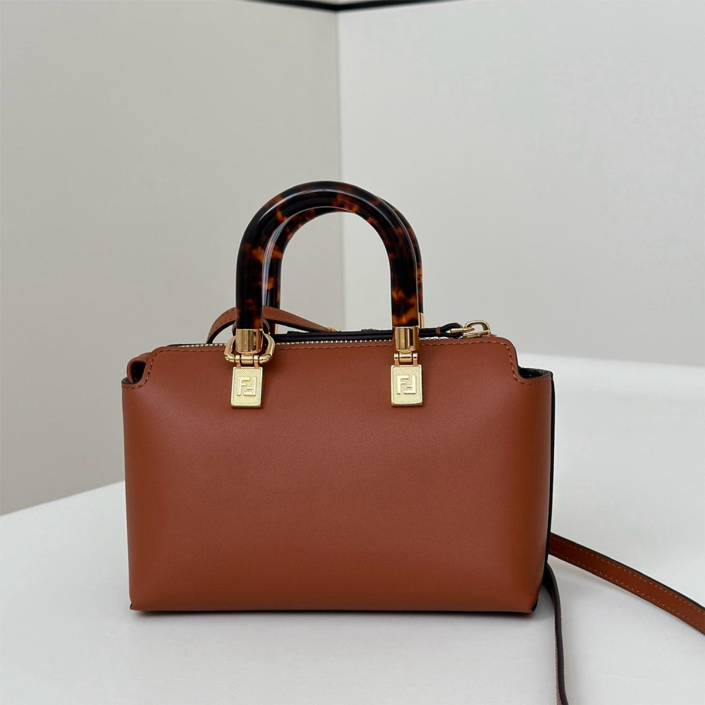 FENDI Baguette Forest Brown Luxury Practical Handbag FENDI Baguette Forest Brown Luxury Practical Handbag