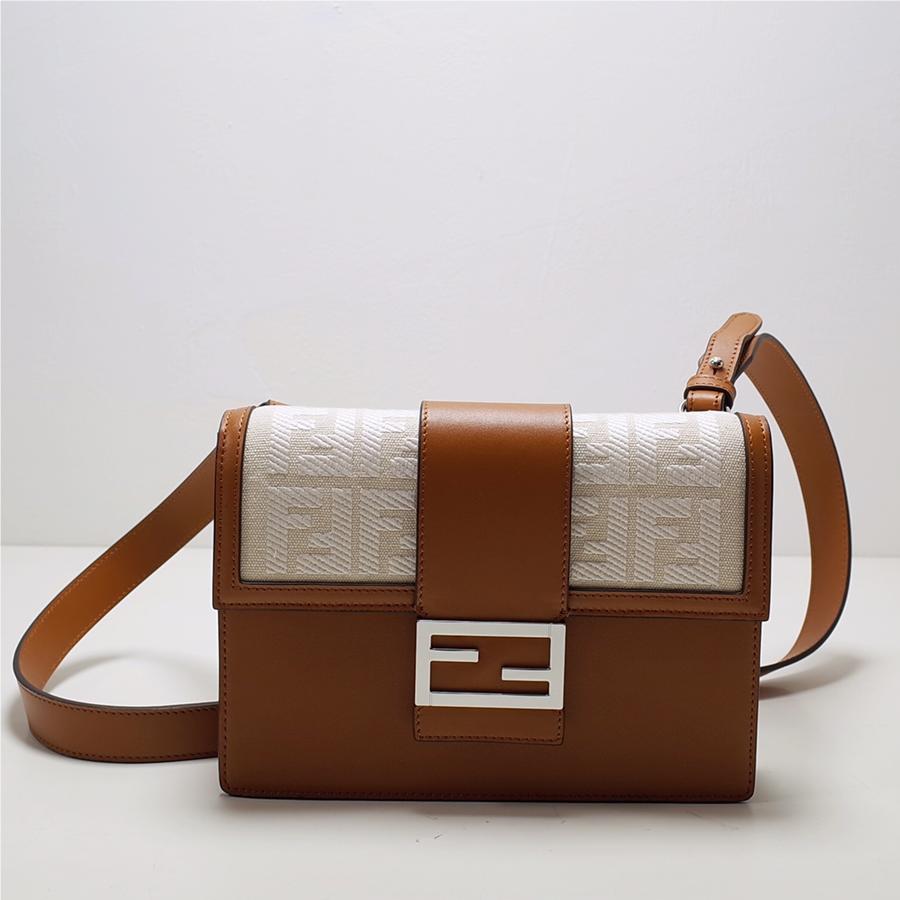 FENDI Fun Fur Brown Hardware Simple Luxury Practical Handbag