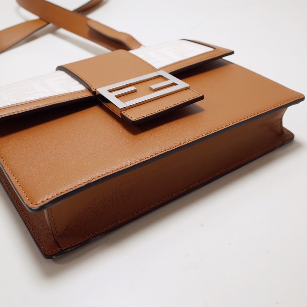 FENDI Fun Fur Brown Hardware Simple Luxury Practical Handbag FENDI Fun Fur Brown Hardware Simple Luxury Practical Handbag