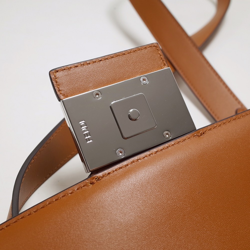 FENDI Fun Fur Brown Hardware Simple Luxury Practical Handbag FENDI Fun Fur Brown Hardware Simple Luxury Practical Handbag