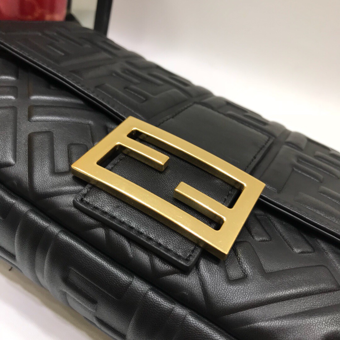 FENDI Double F Exquisite Metal Star Shining Black Simple Luxury Bag