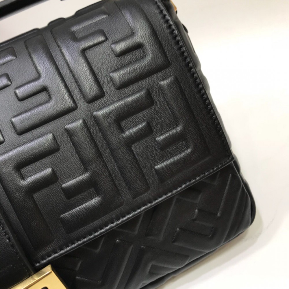 FENDI Double F Exquisite Metal Star Shining Black Simple Luxury Bag FENDI Double F Exquisite Metal Star Shining Black Simple Luxury Bag