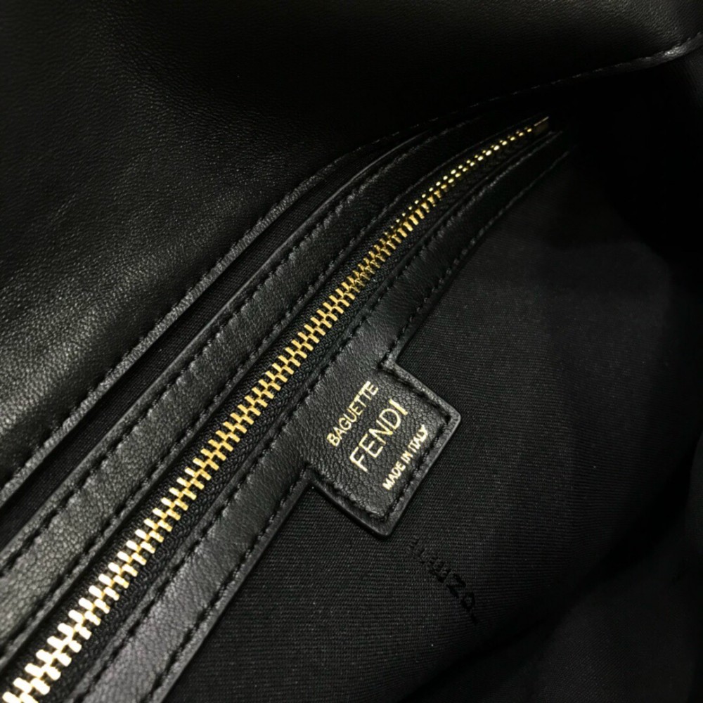 FENDI Double F Exquisite Metal Star Shining Black Simple Luxury Bag FENDI Double F Exquisite Metal Star Shining Black Simple Luxury Bag