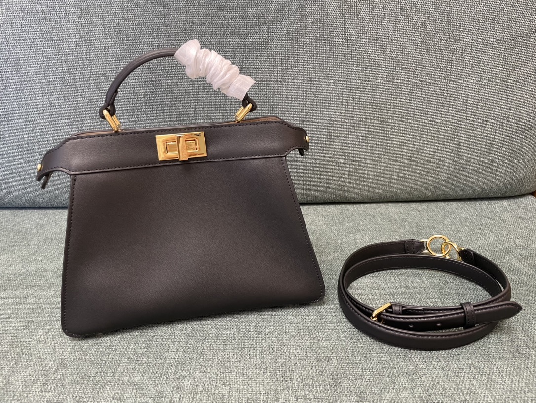 FENDI Peekaboo series handbag crossbody bag FENDI Peekaboo series handbag crossbody bag