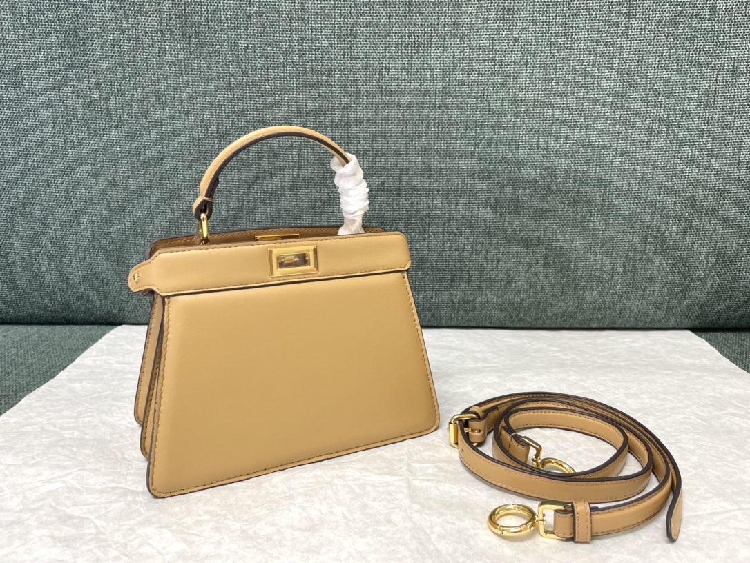 FENDI Peekaboo Yellow Crossbody Bag FENDI Peekaboo Yellow Crossbody Bag