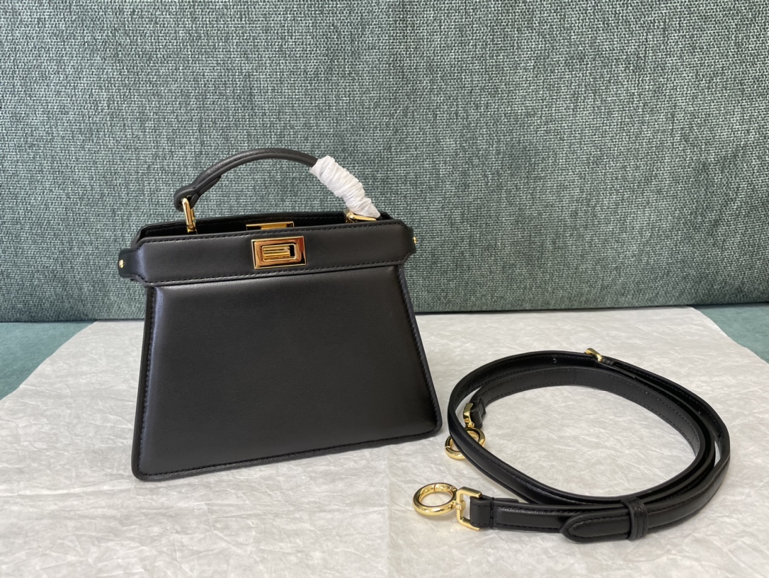 FENDI Peekaboo Black Crossbody Bag FENDI Peekaboo Black Crossbody Bag