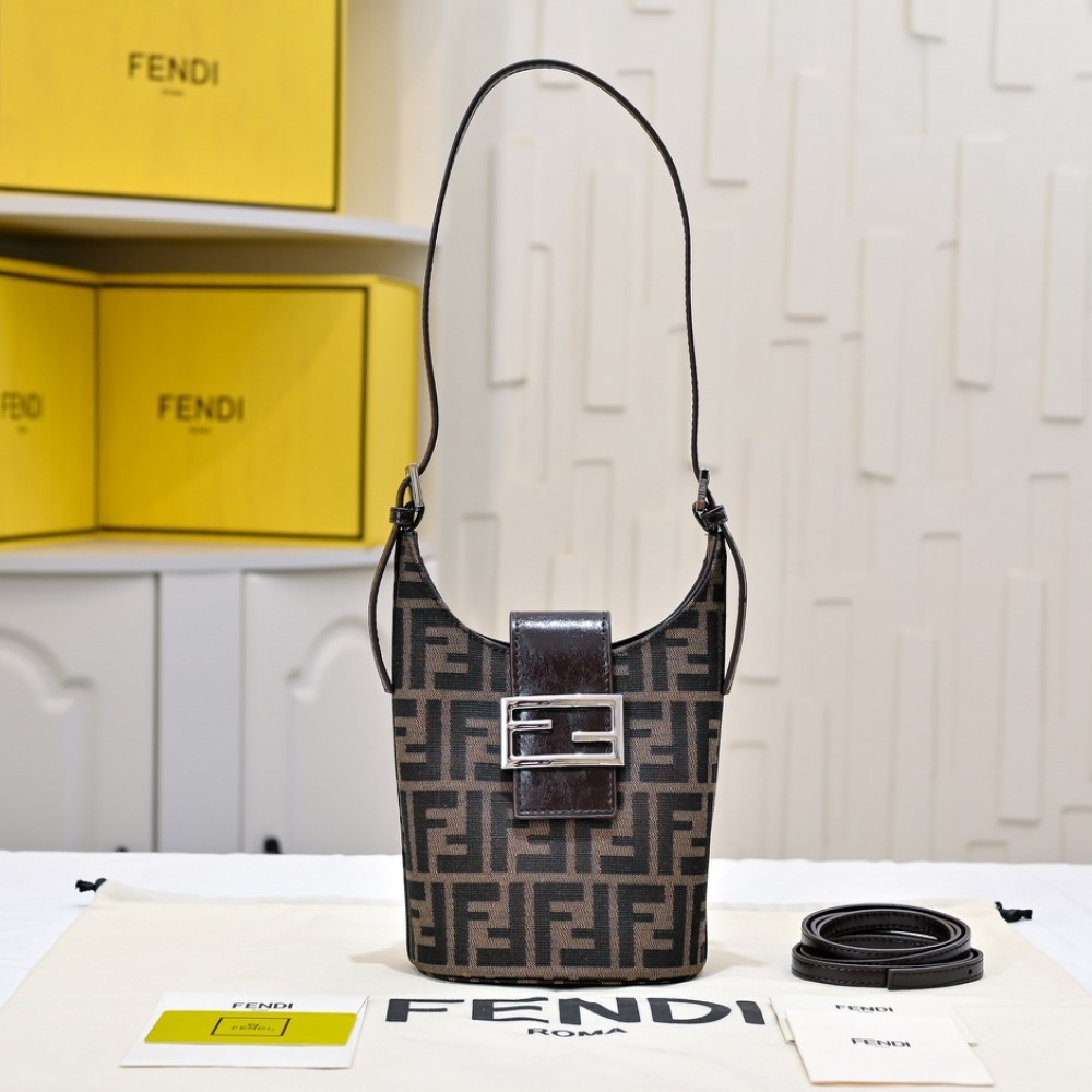 FENDI Peekaboo ISeeU Series Handbag FENDI Peekaboo ISeeU Series Handbag