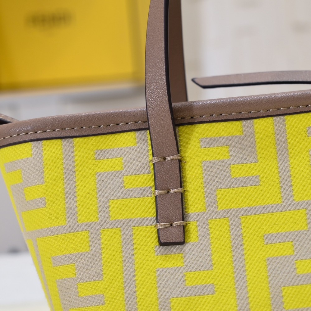 FENDI Baguette series handbag crossbody bag FENDI Baguette series handbag crossbody bag