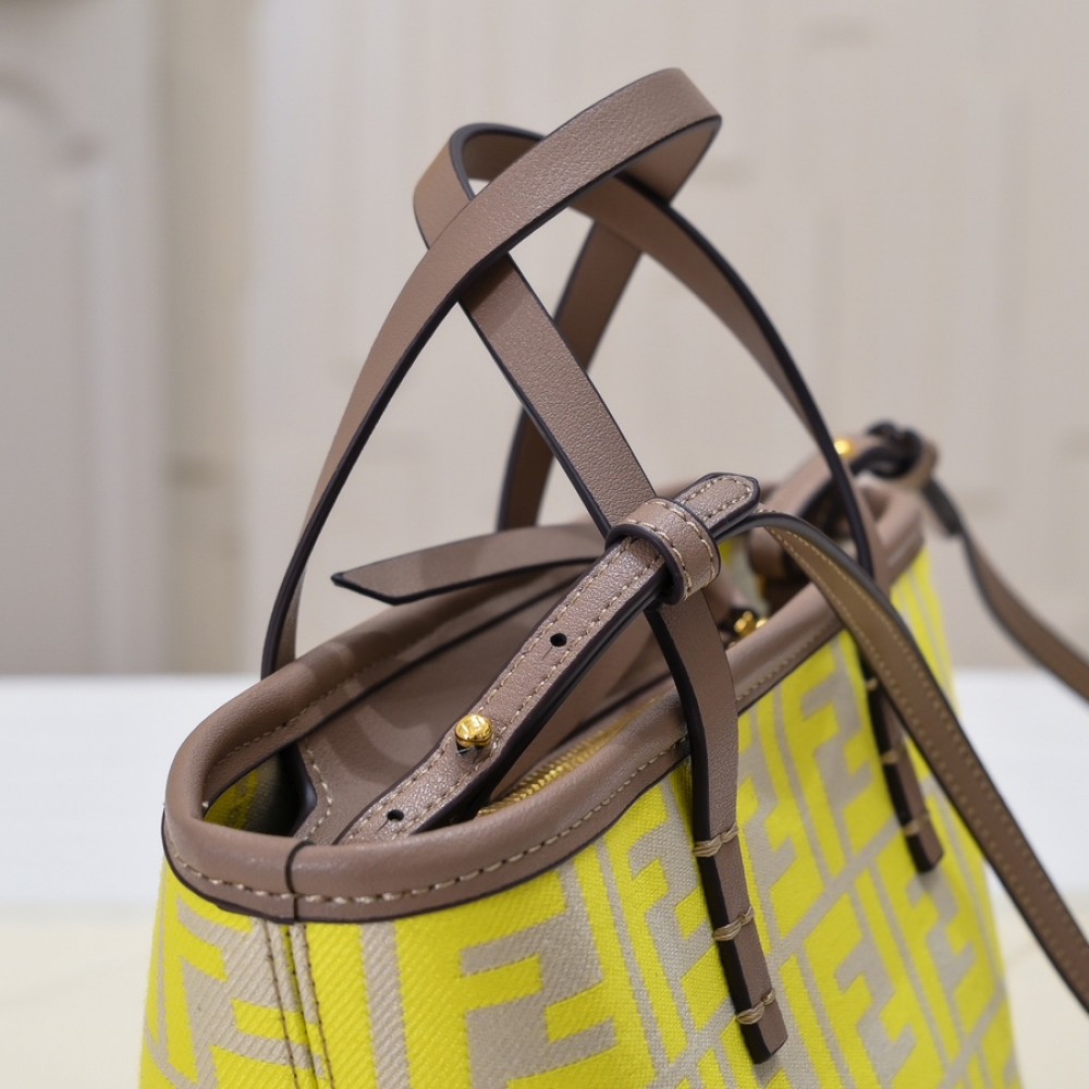 FENDI Baguette series handbag crossbody bag FENDI Baguette series handbag crossbody bag