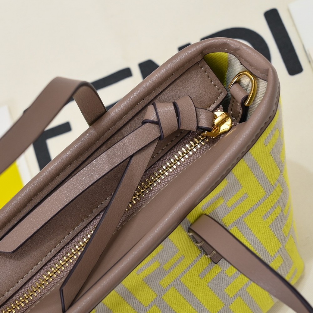 FENDI Baguette series handbag crossbody bag FENDI Baguette series handbag crossbody bag