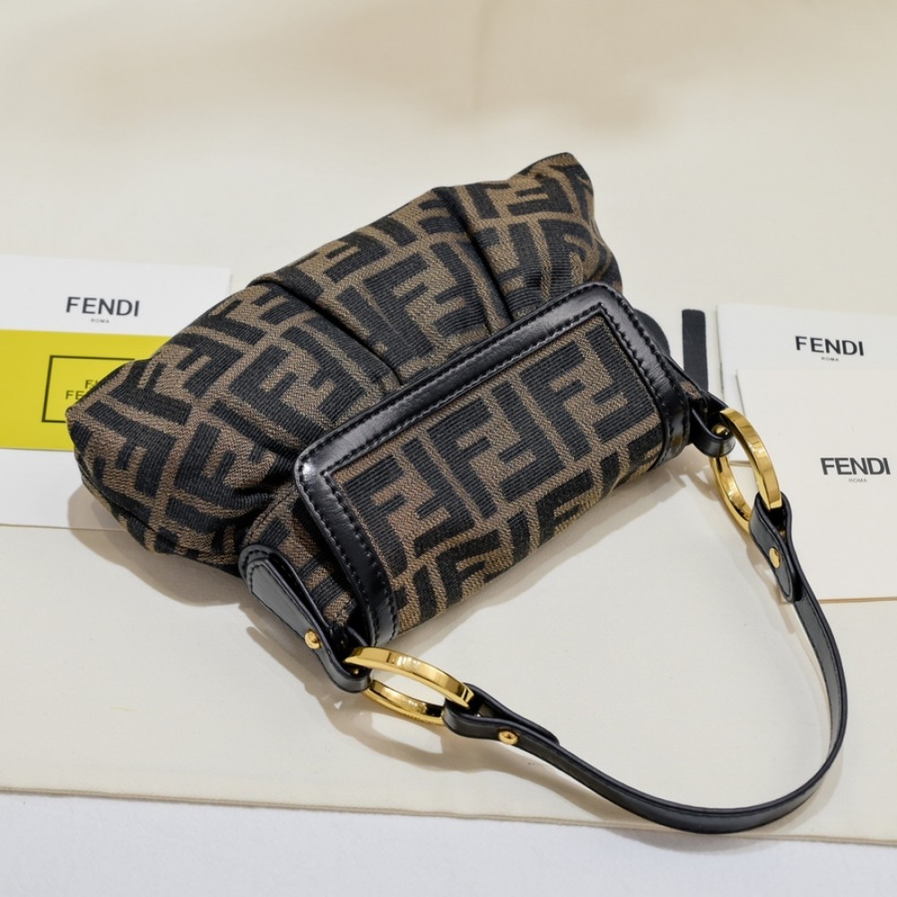 FENDI Baguette series monogram handbag crossbody bag FENDI Baguette series monogram handbag crossbody bag