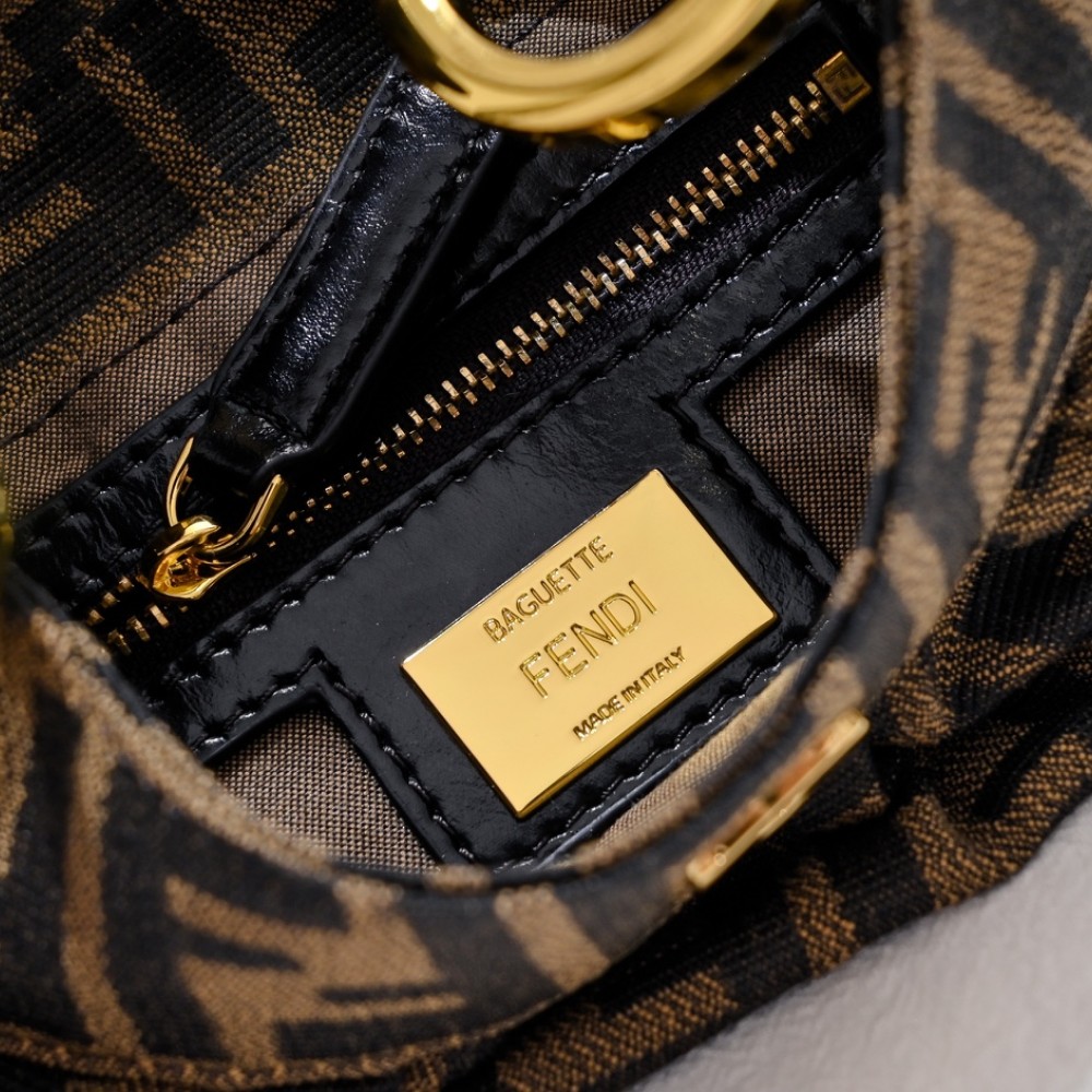 FENDI Baguette series monogram handbag crossbody bag FENDI Baguette series monogram handbag crossbody bag