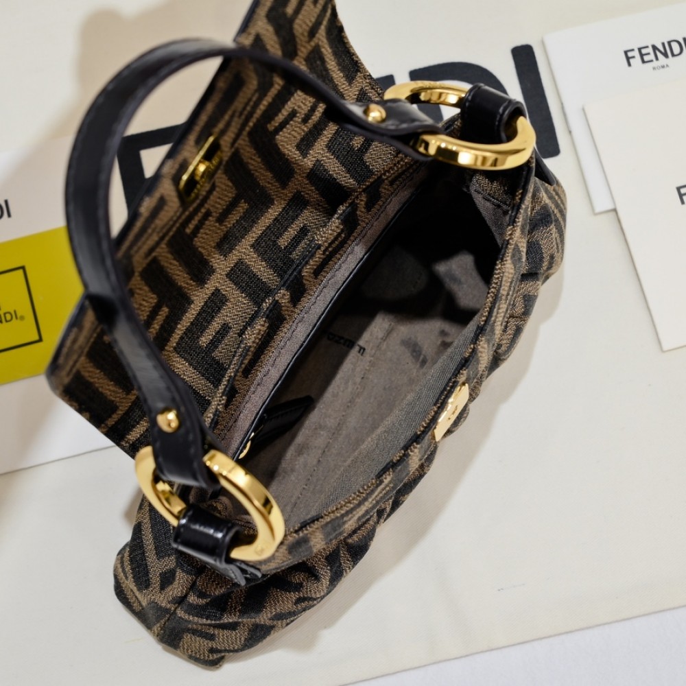 FENDI Baguette series monogram handbag crossbody bag FENDI Baguette series monogram handbag crossbody bag
