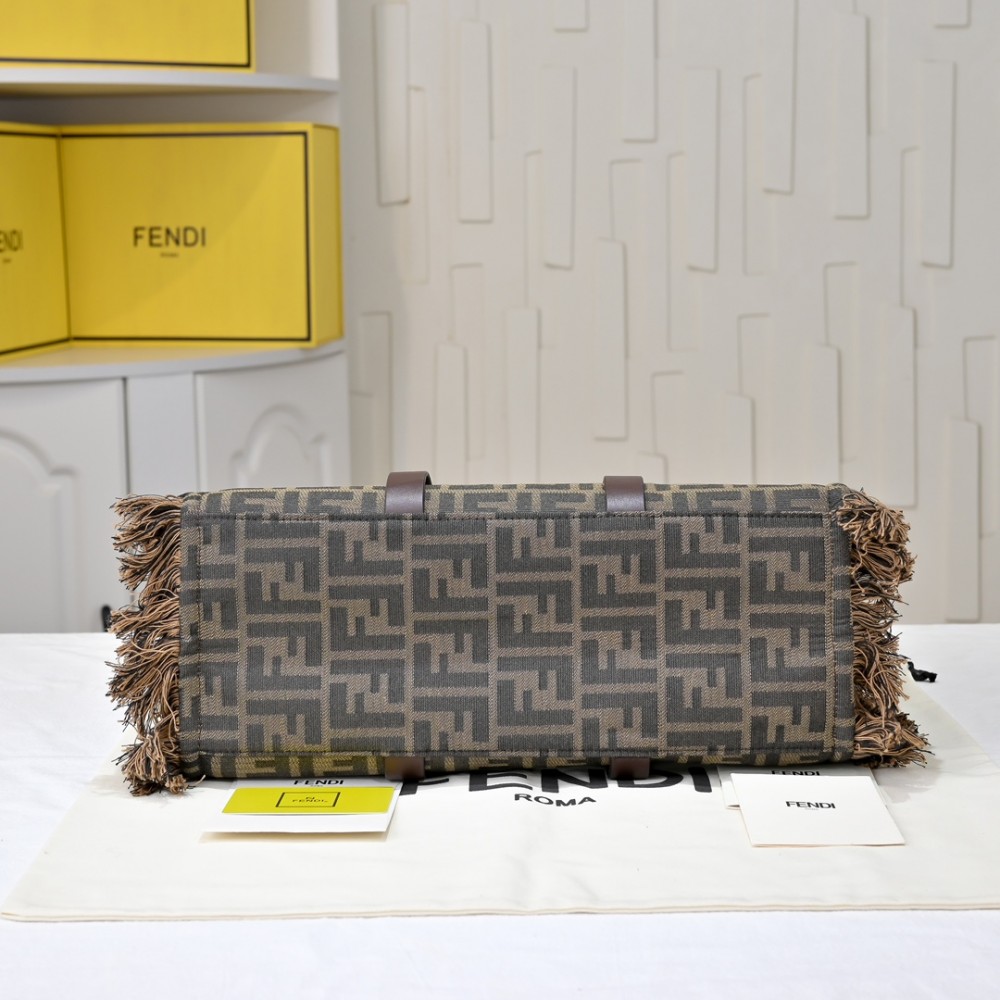 FENDI FF Monogram Tote Bag 87FE