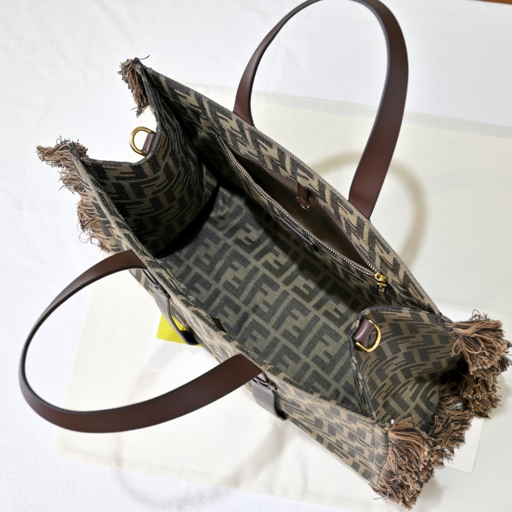 FENDI FF Monogram Tote Bag 87FE