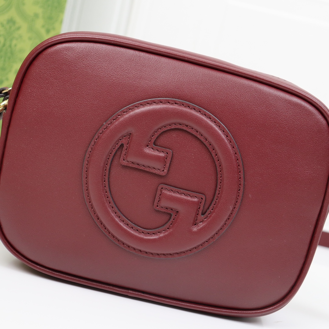 Gucci GG Marmont series crimson pattern exquisite hardware chain bag Gucci GG Marmont series crimson pattern exquisite hardware chain bag
