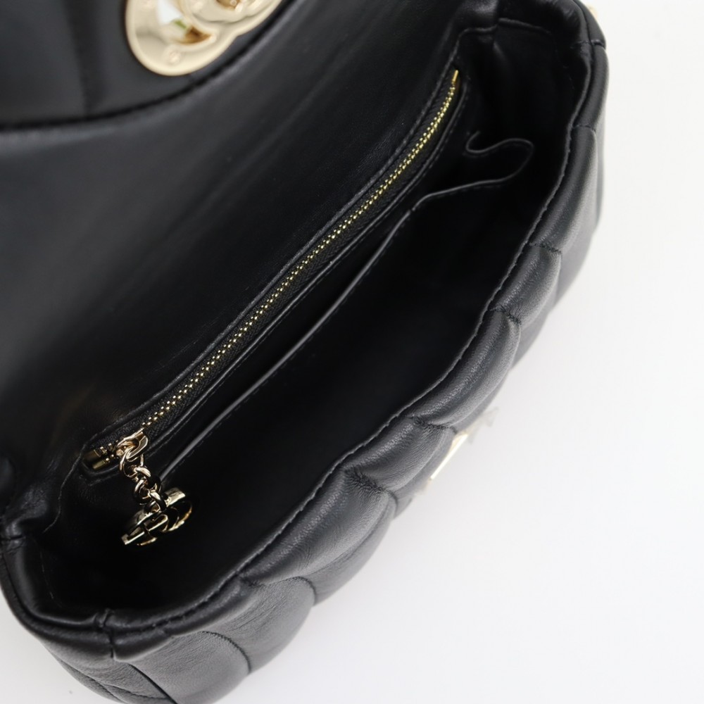 Gucci GG Milano series leather and exquisite hardware mini handbag Gucci GG Milano series leather and exquisite hardware mini handbag