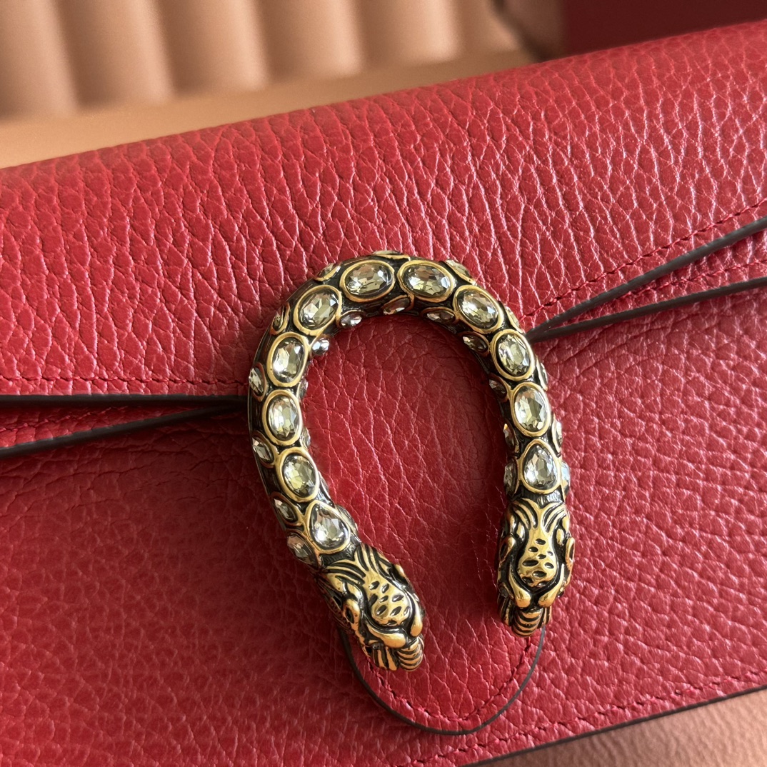 GUCCI Dionysus series red chain bag GUCCI Dionysus series red chain bag
