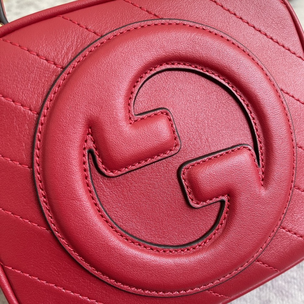 Gucci GG Marmont series red quilted handbag crossbody bag Gucci GG Marmont series red quilted handbag crossbody bag