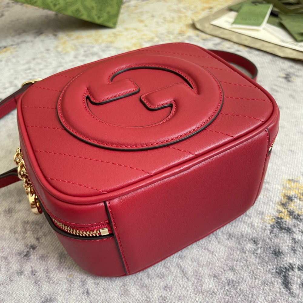 Gucci GG Marmont series red quilted handbag crossbody bag Gucci GG Marmont series red quilted handbag crossbody bag