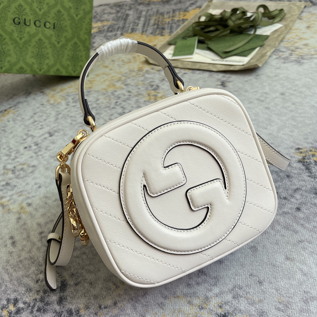 Gucci GG Marmont series red quilted handbag crossbody bag Gucci GG Marmont series red quilted handbag crossbody bag