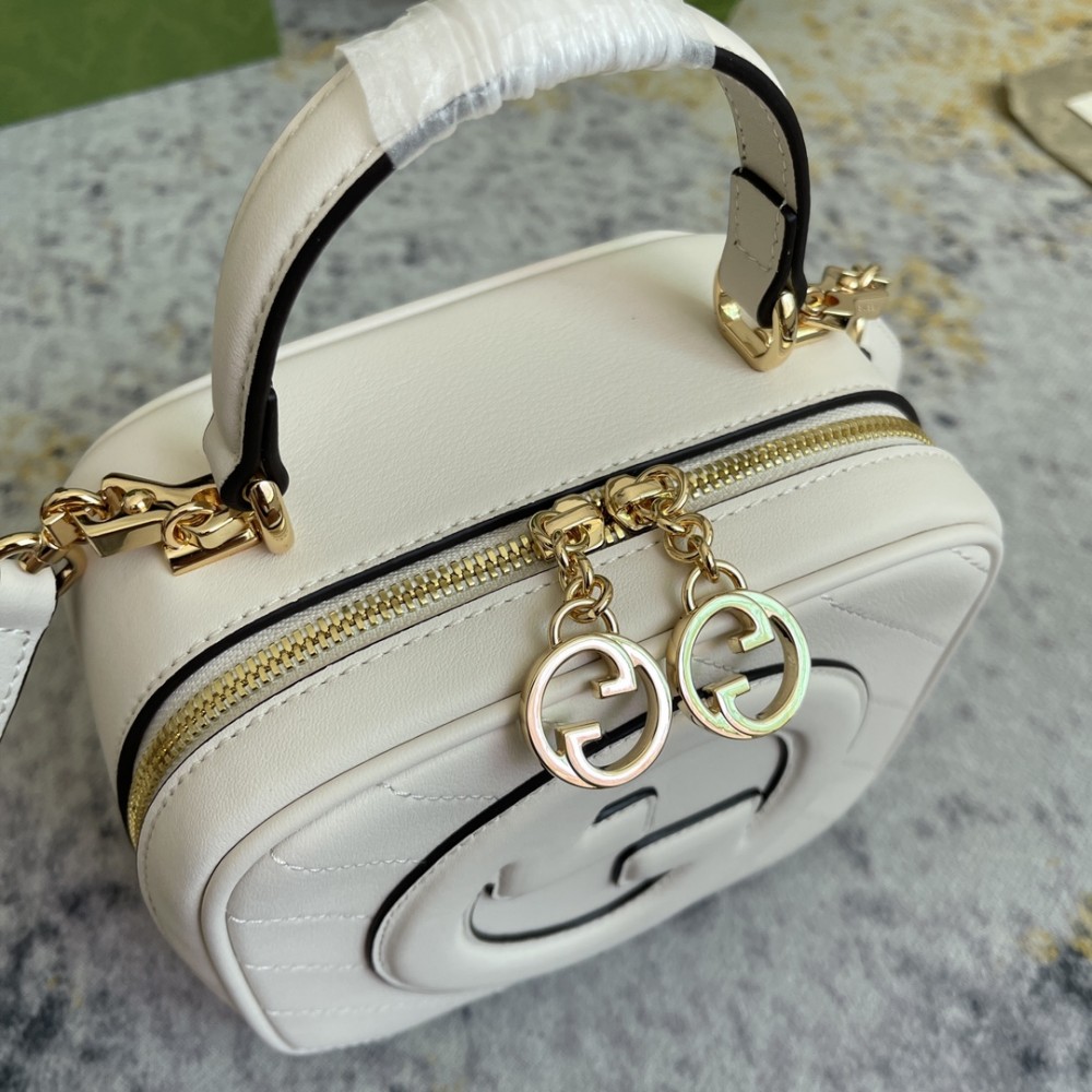 Gucci GG Marmont series red quilted handbag crossbody bag Gucci GG Marmont series red quilted handbag crossbody bag