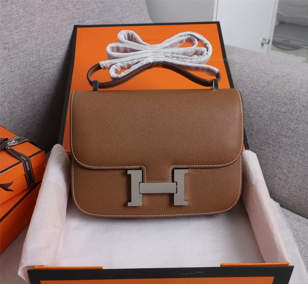 Hermès Constance 19 series exquisite hardware solid brown leather bag Hermès Constance 19 series exquisite hardware solid brown leather bag