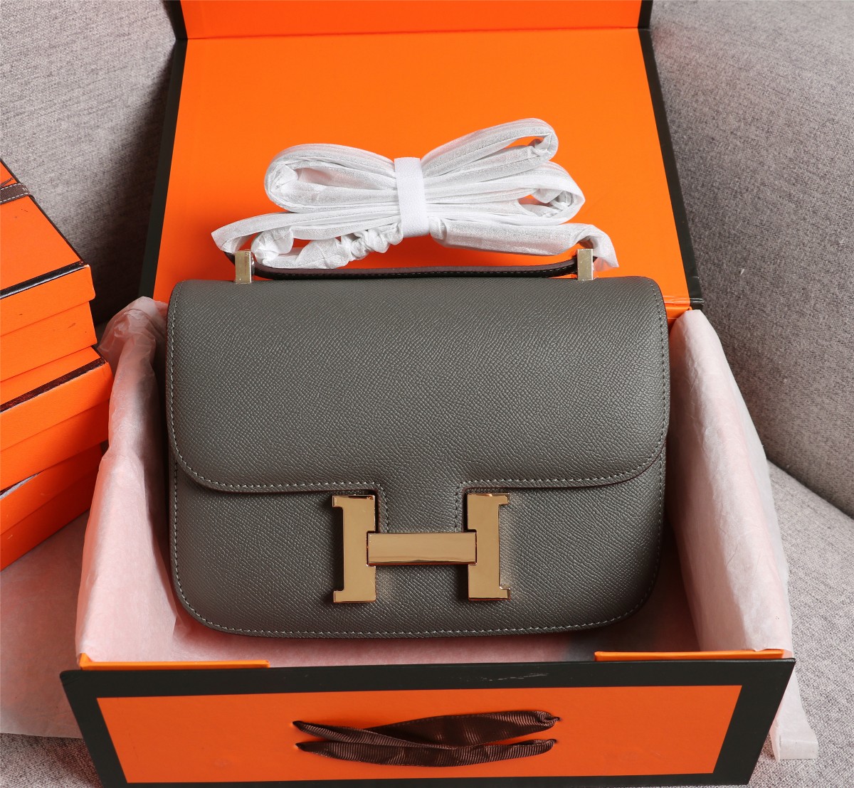Hermès Constance exquisite hardware logo gray leather matte texture bag Hermès Constance exquisite hardware logo gray leather matte texture bag