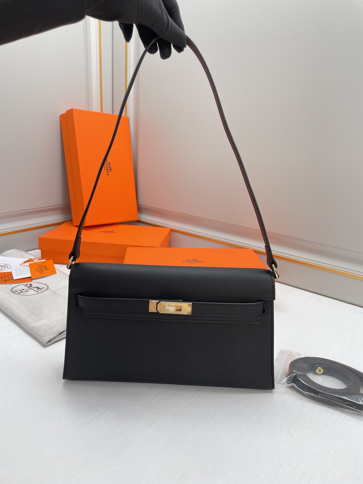 Hermès Kelly Mini II Deep Black Leather Exquisite Hardware Shoulder Strap Handbag Hermès Kelly Mini II Deep Black Leather Exquisite Hardware Shoulder Strap Handbag