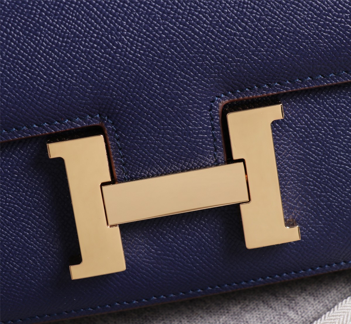 Hermès Constance 19 series exquisite hardware deep purple leather bag Hermès Constance 19 series exquisite hardware deep purple leather bag