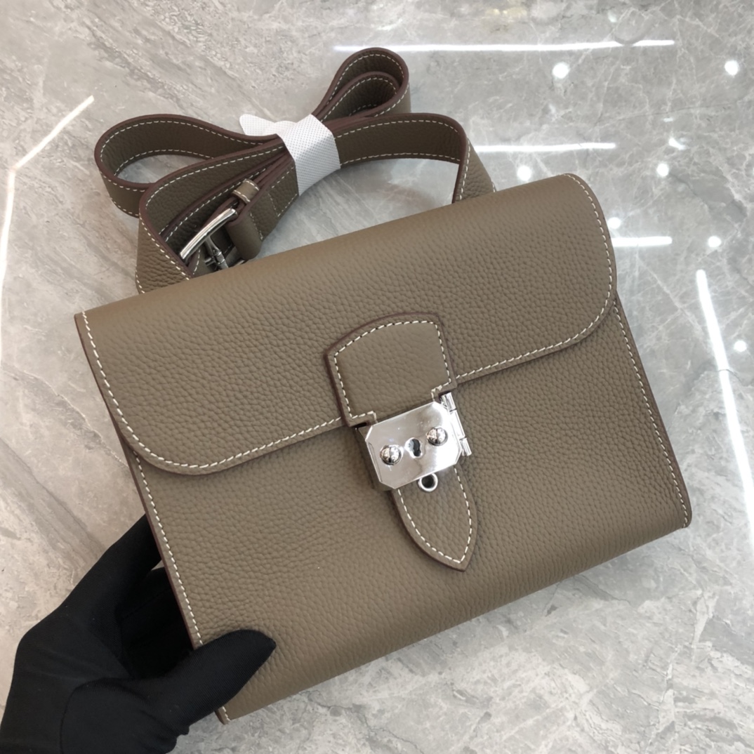 Hermès Roulis series genuine leather grain texture pig nose bag Hermès Roulis series genuine leather grain texture pig nose bag