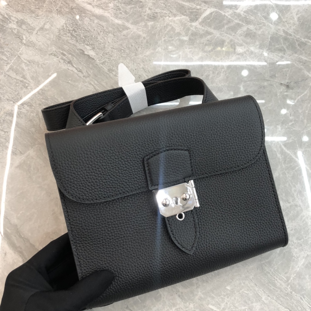 Hermès Roulis series pure black and white grain texture pig nose bag Hermès Roulis series pure black and white grain texture pig nose bag
