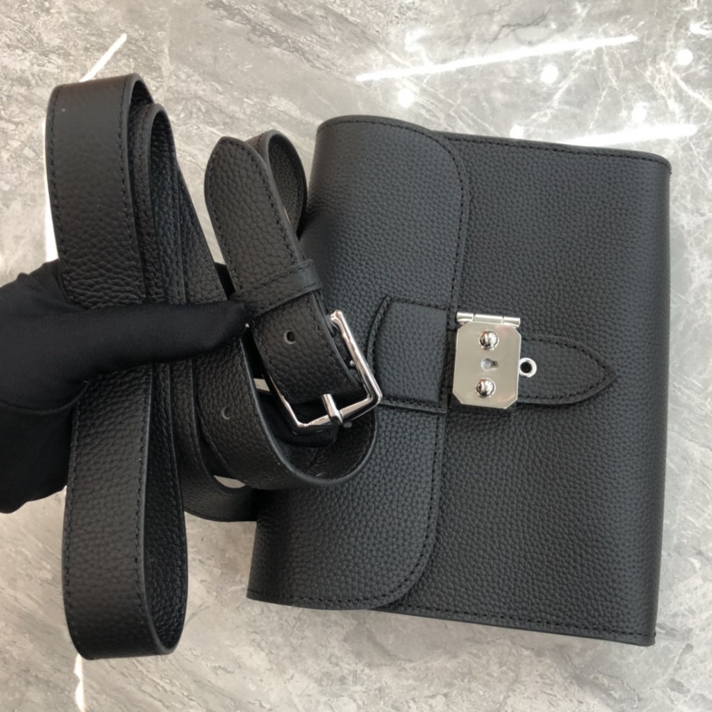 Hermès Roulis series pure black and white grain texture pig nose bag Hermès Roulis series pure black and white grain texture pig nose bag